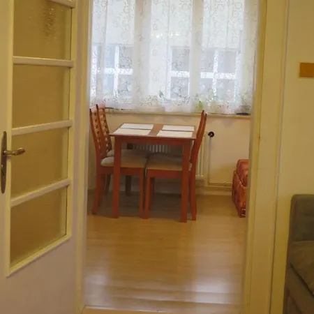 Apartman Hruba Skala アパート *