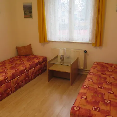アパート Apartman Hruba Skala Hrubá Skála
