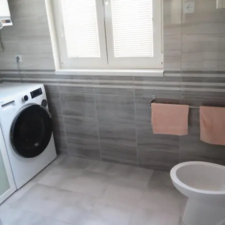 Apartman Hruba Skala アパート