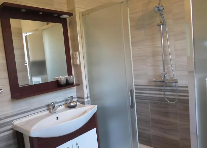 Apartman Hruba Skala Apartament Hruba Skala